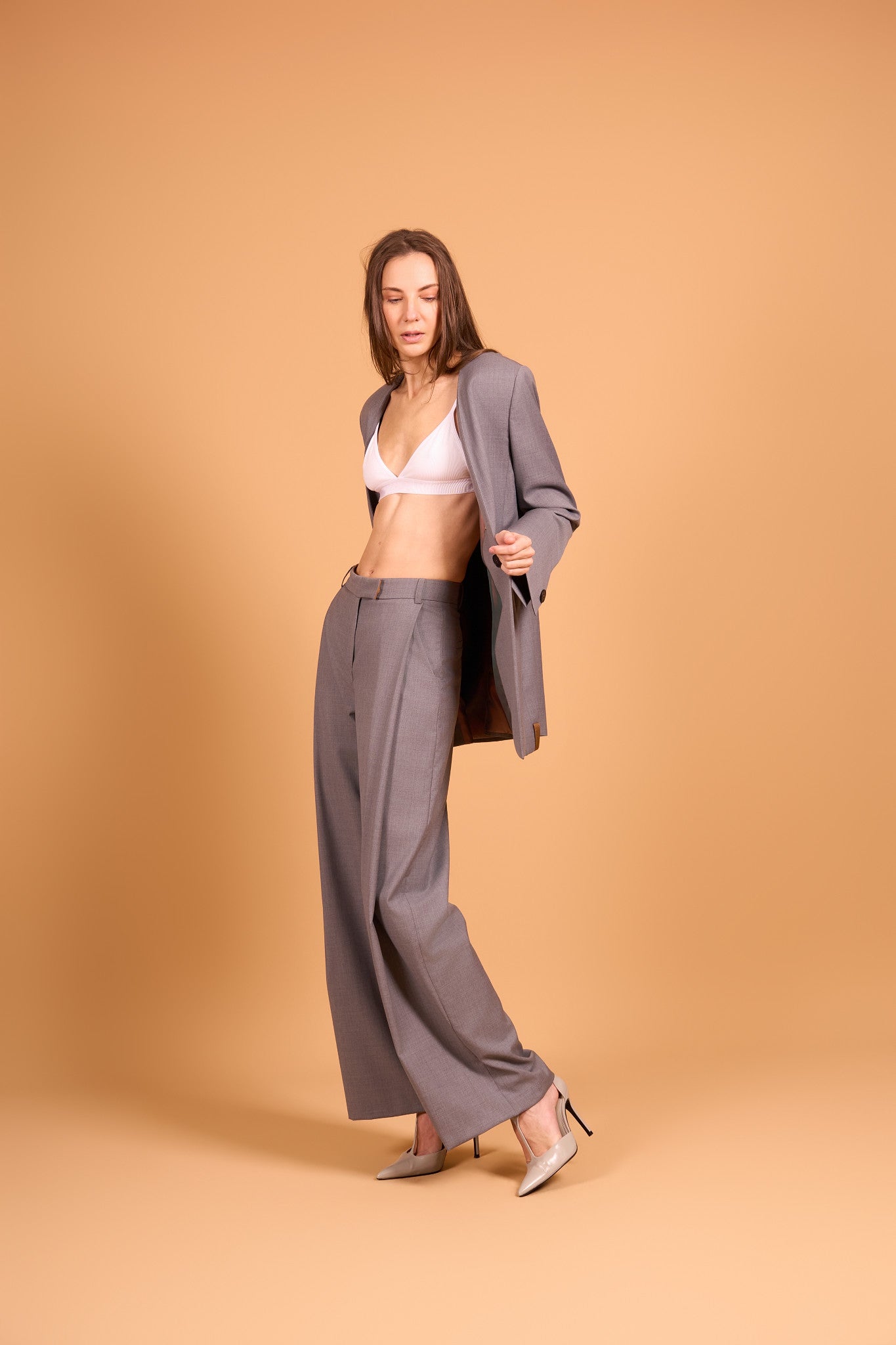 PLISSÉ FOUNDATION TROUSER STONE