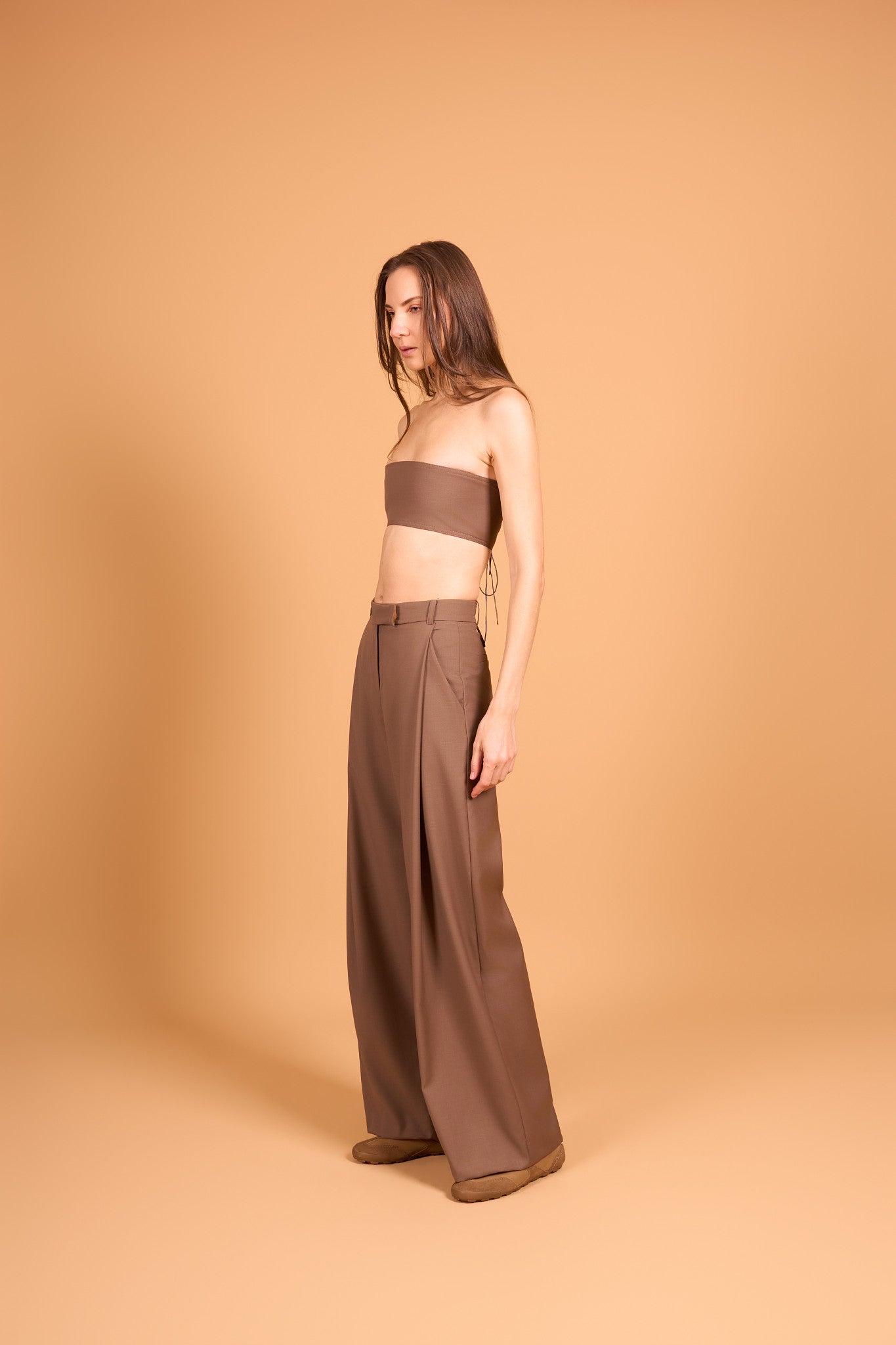 PLISSÉ FOUNDATION TROUSER WARM TAUPE