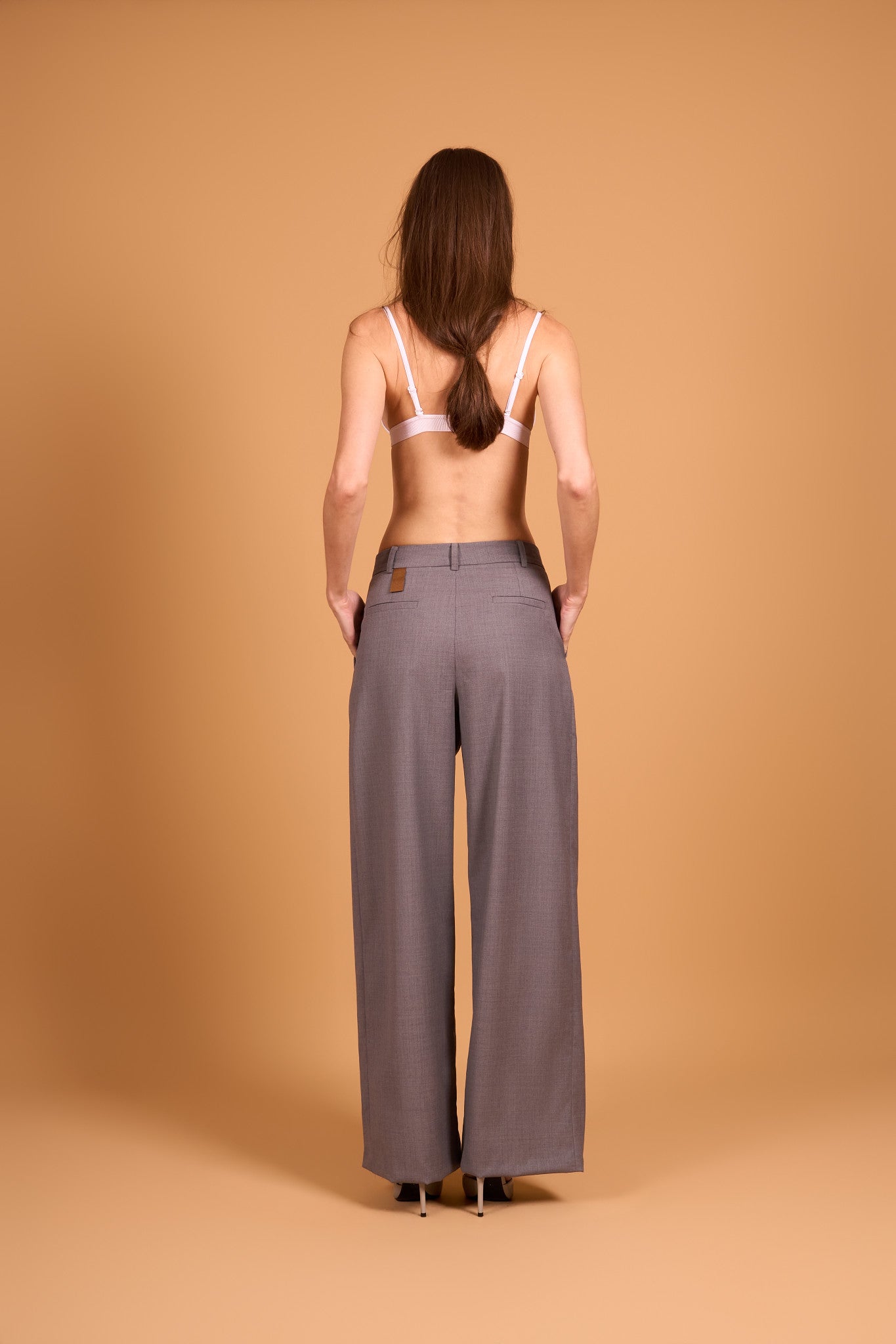 PLISSÉ FOUNDATION TROUSER STONE