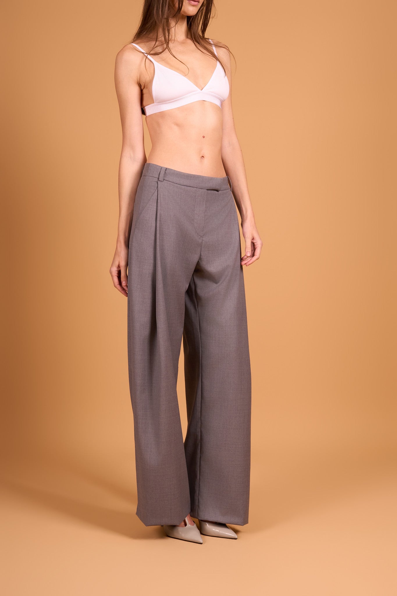 PLISSÉ FOUNDATION TROUSER STONE