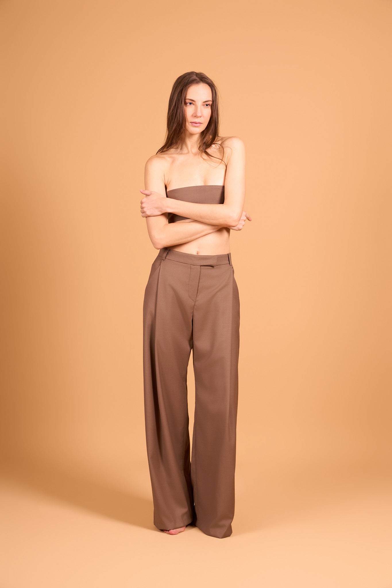 PLISSÉ FOUNDATION TROUSER WARM TAUPE