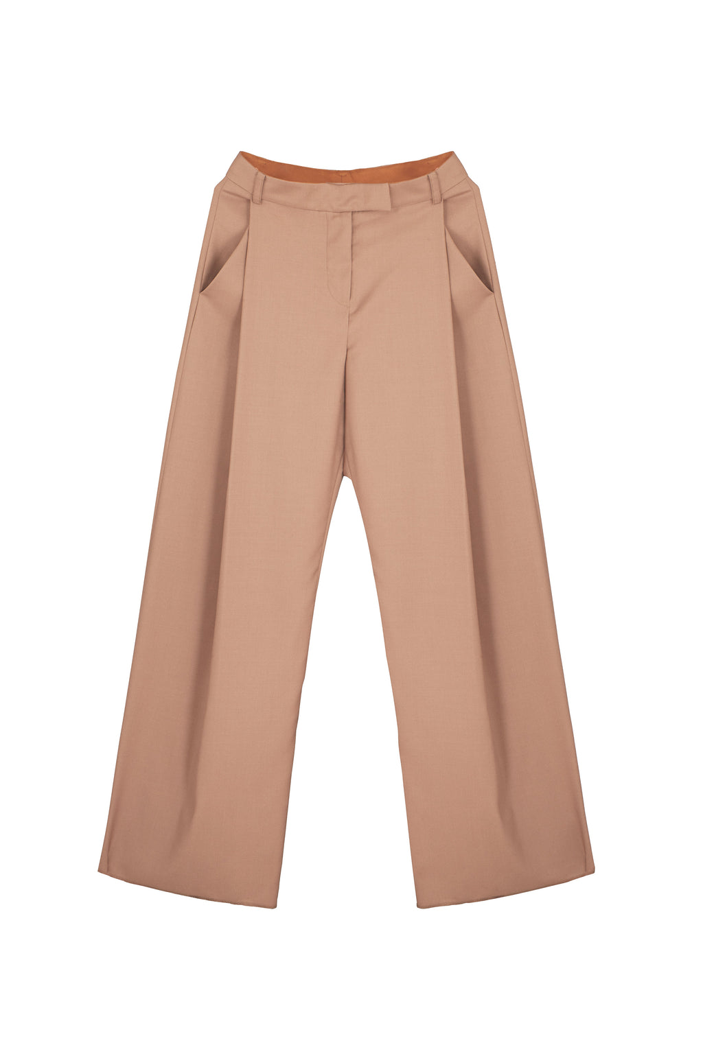 Plissé Foundation Trouser Warm Taupe - vista frontal en campaña, pantalón neutro cálido Ochre