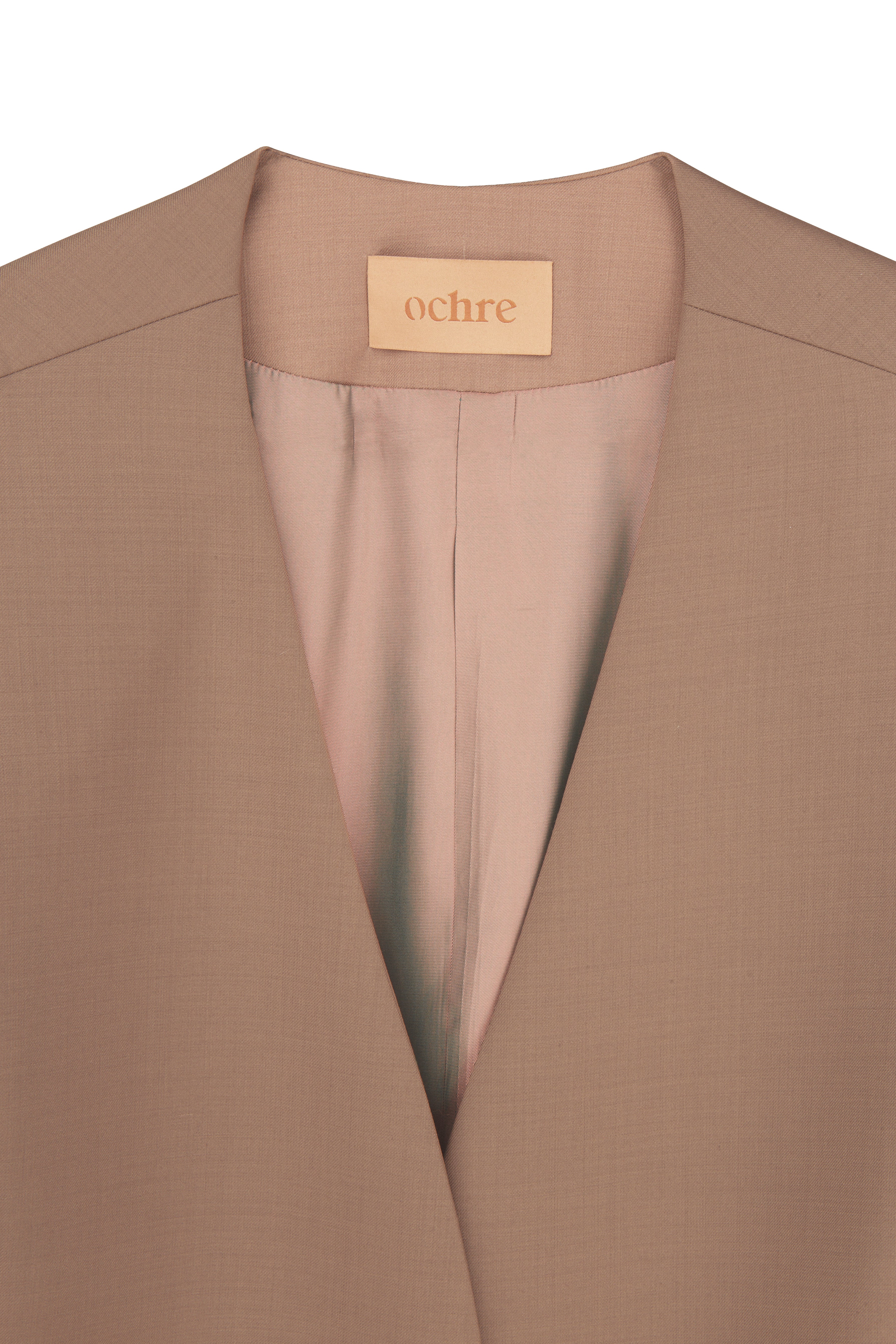 Pure Line Blazer Warm Taupe - vista completa en campaña