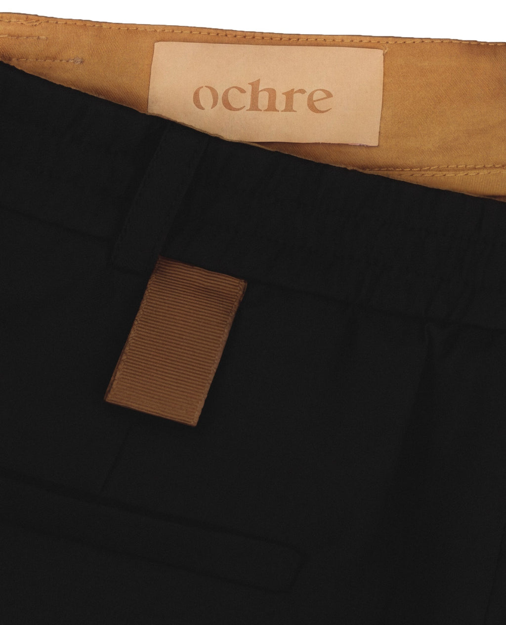 Quiet Swing Trouser Midnight - vista completa en set editorial